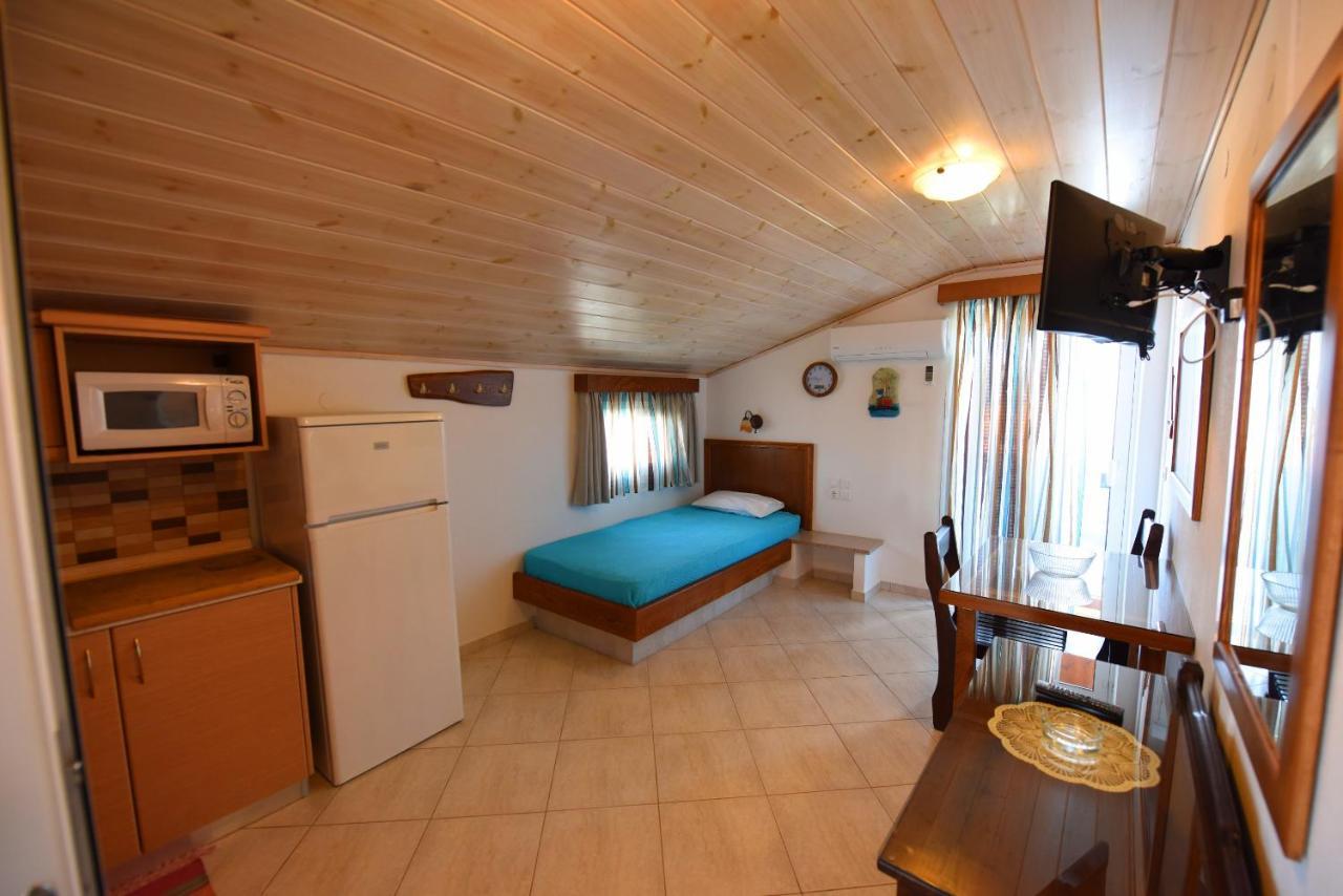 Haus Niko Apartments And Suites ネア・ポティダイア 部屋 写真