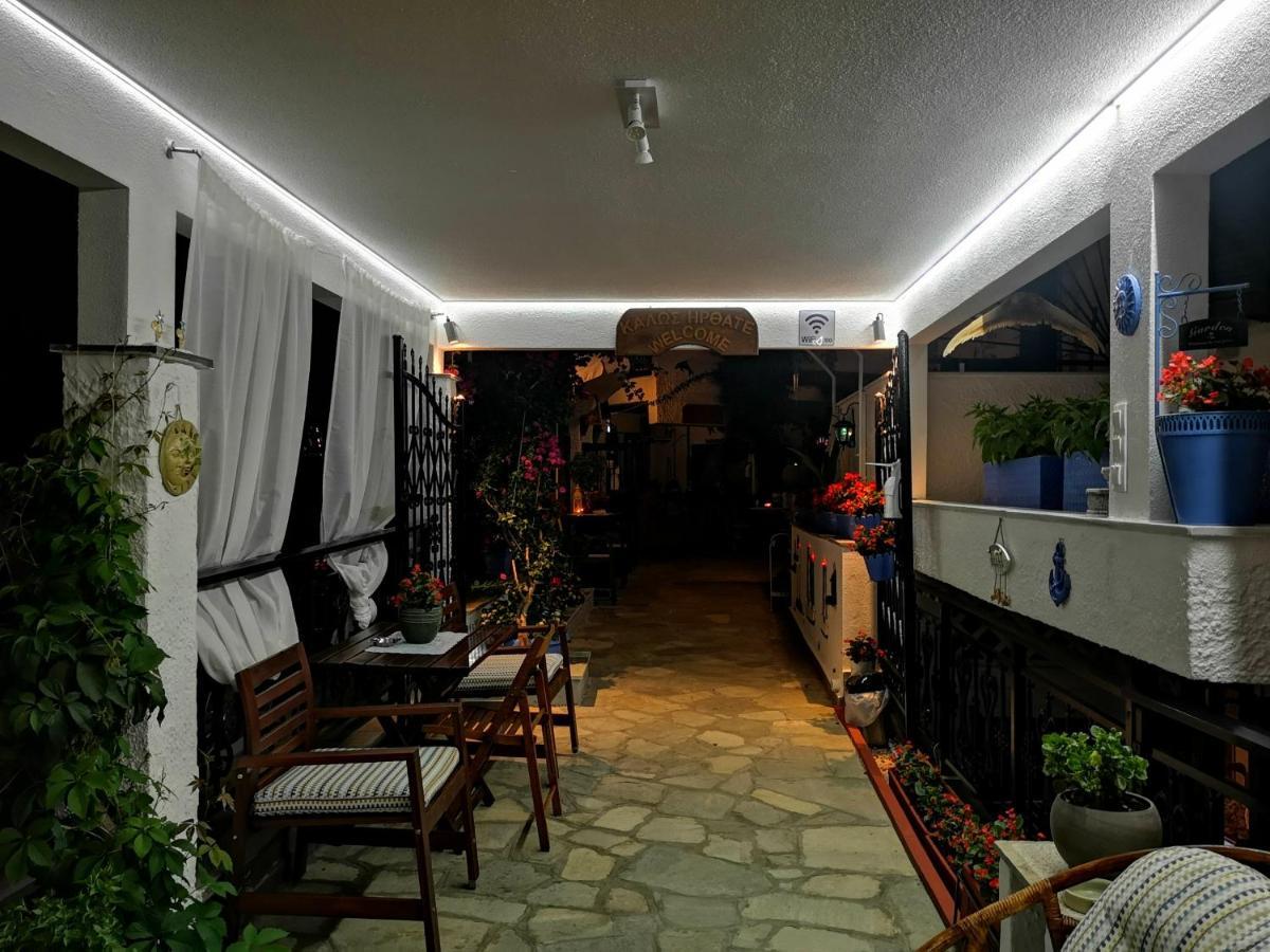 Haus Niko Apartments And Suites ネア・ポティダイア エクステリア 写真